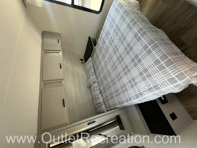 2023 Forest River Vibe 26BH - Image 12
