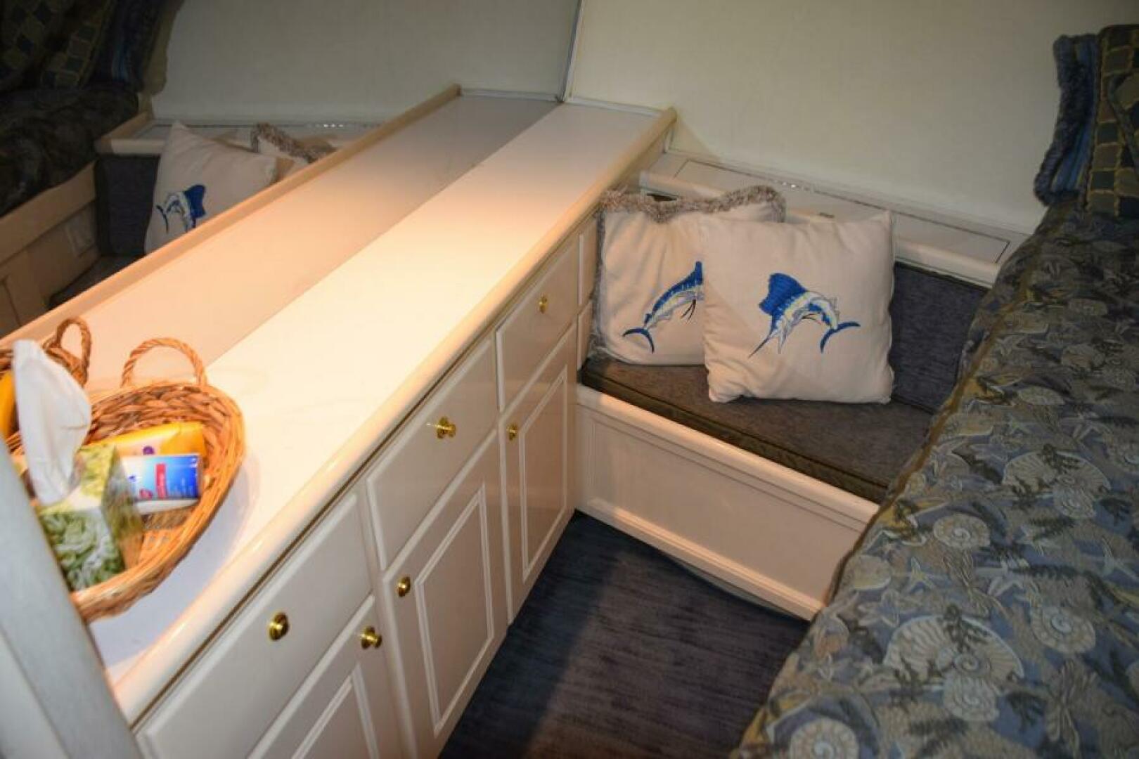 1990 Sunny Briggs Flybridge Sportfish - Image 16
