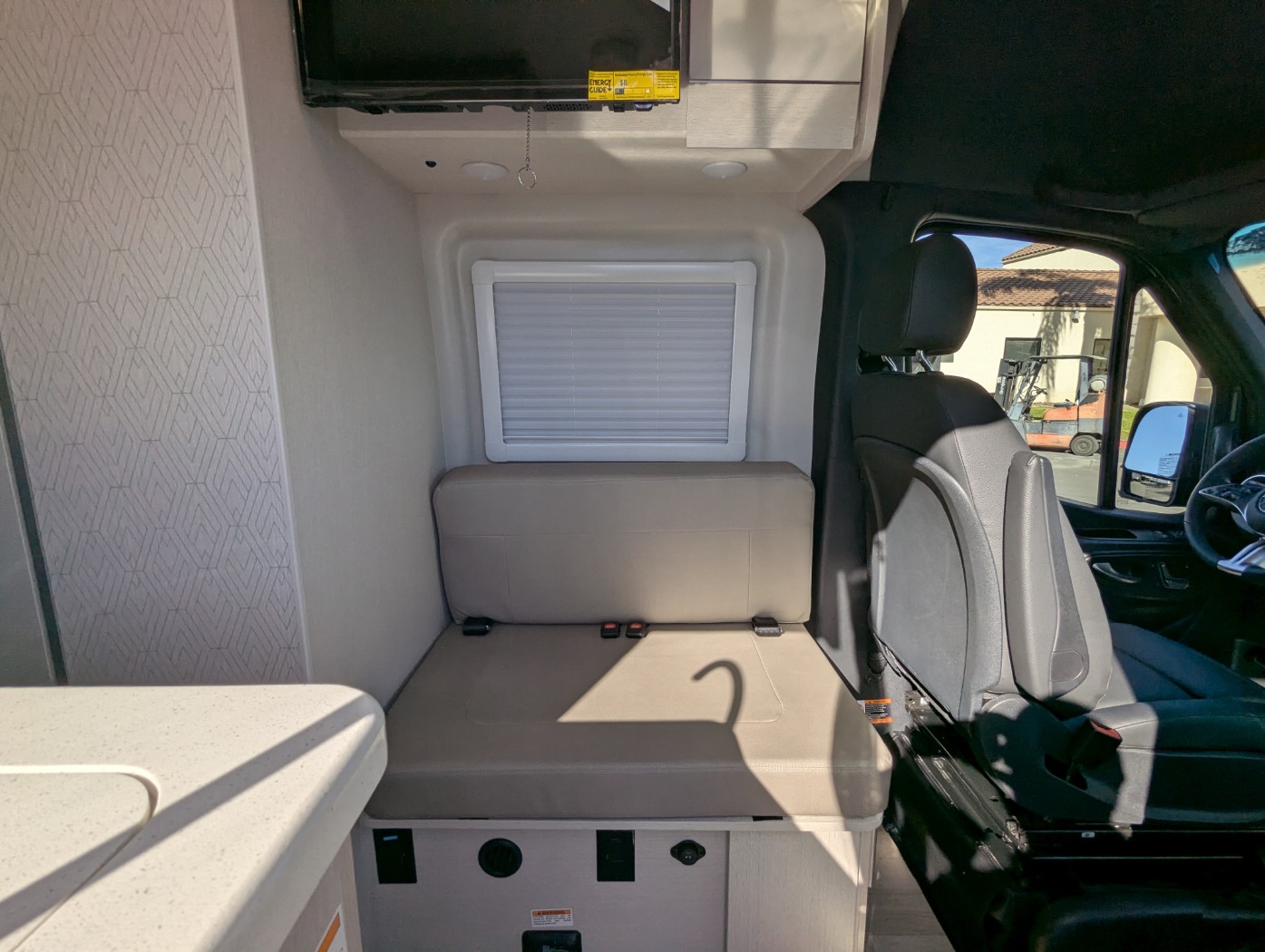 2026 Thor Motor Coach Tranquility 19M - Image 12