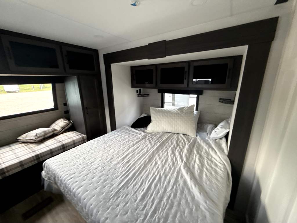 2026 VENTURE RV SPORTTREK 272VRK - Image 21