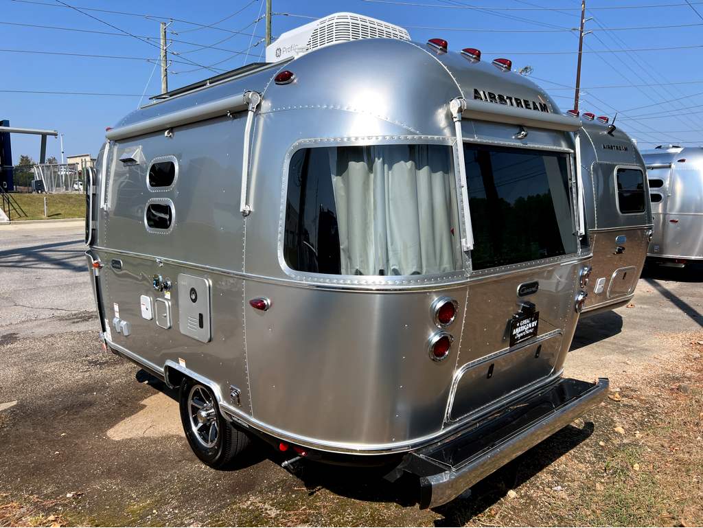 2026 AIRSTREAM CARAVEL 16RB - Image 3