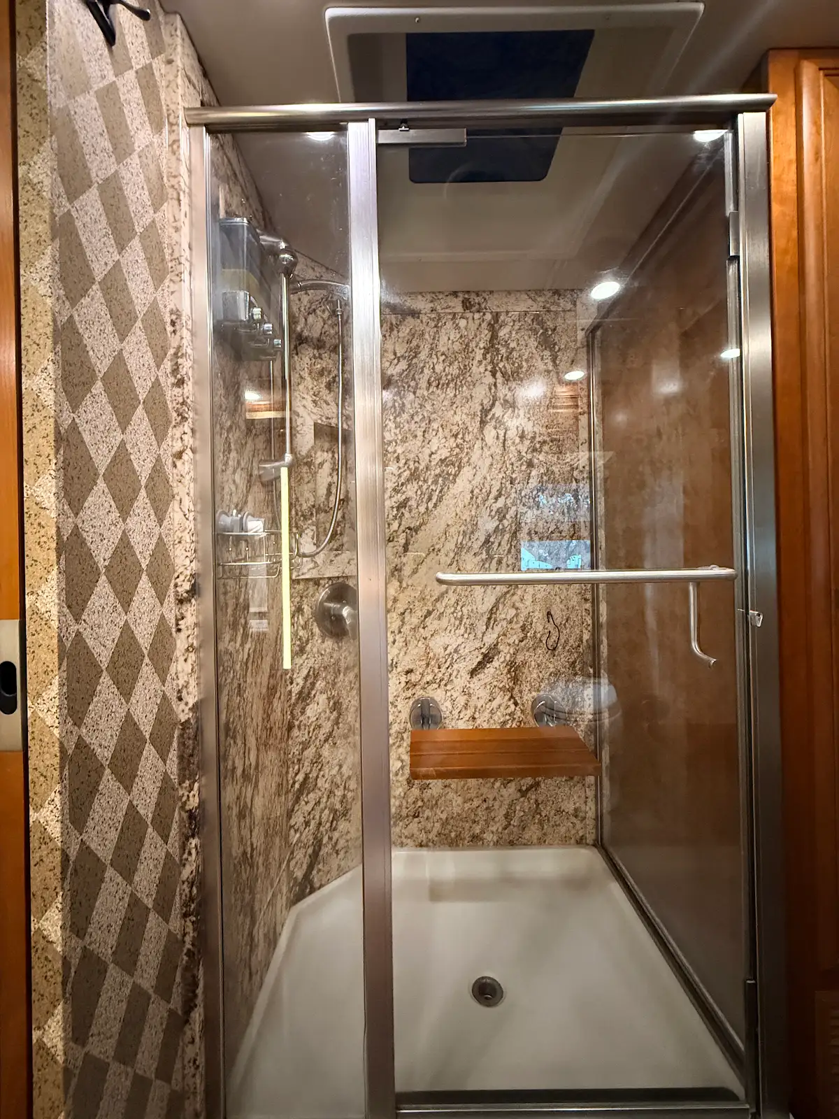 2014 NEWMAR DUTCHSTAR 4364 - Image 21