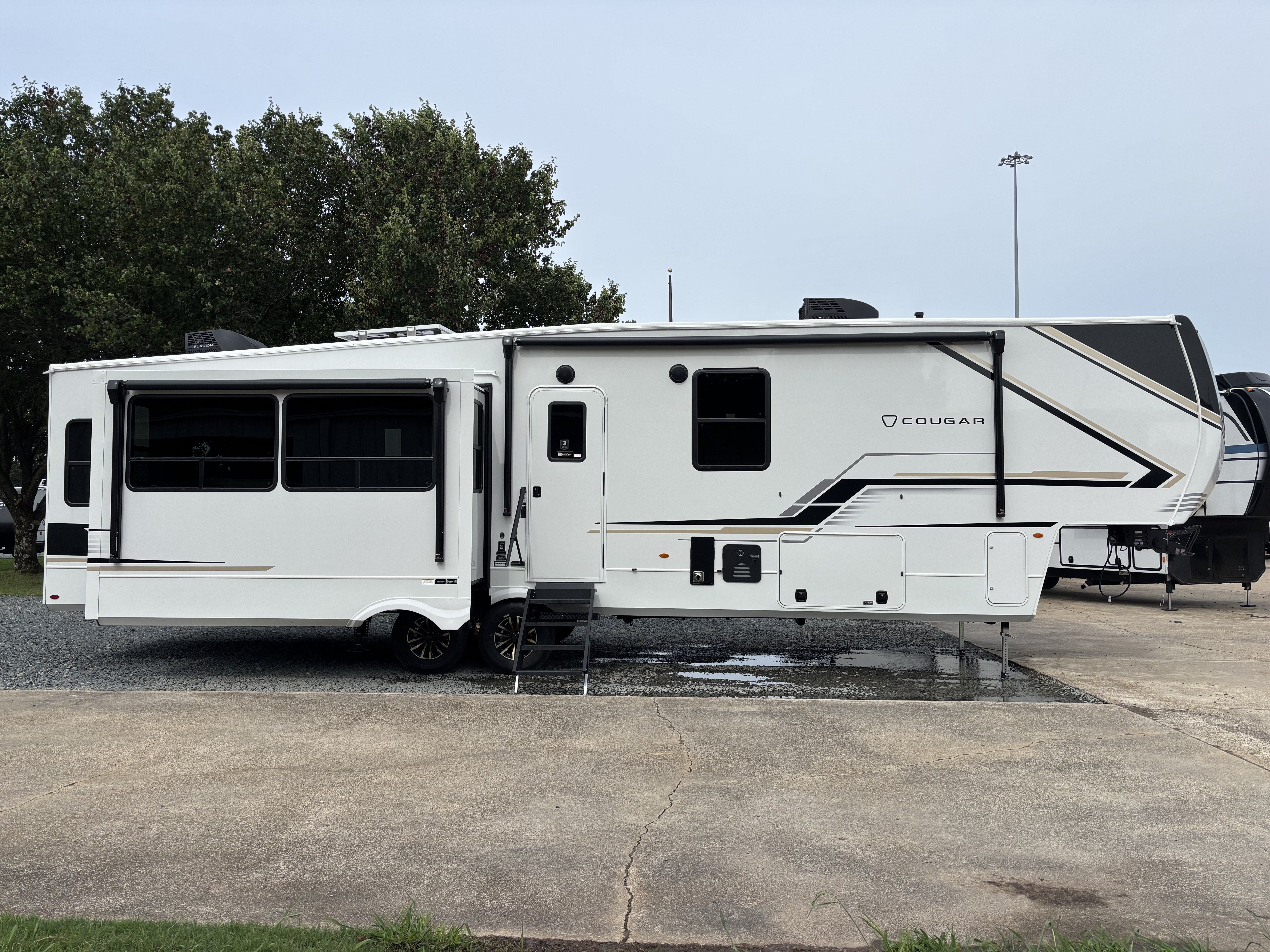 2026 Keystone Cougar 355FBS - Image 3