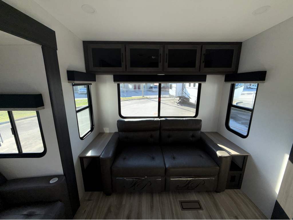 2026 VENTURE RV SPORTTREK 303VIK - Image 13