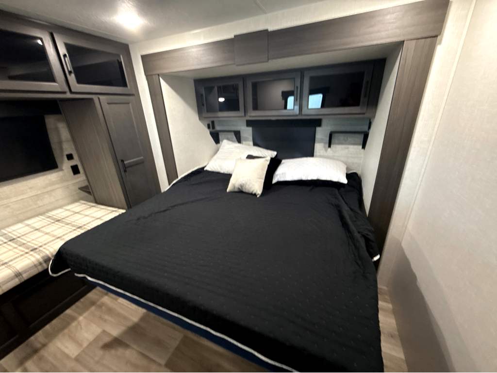 2025 VENTURE RV SPORTTREK 292VRB - Image 21