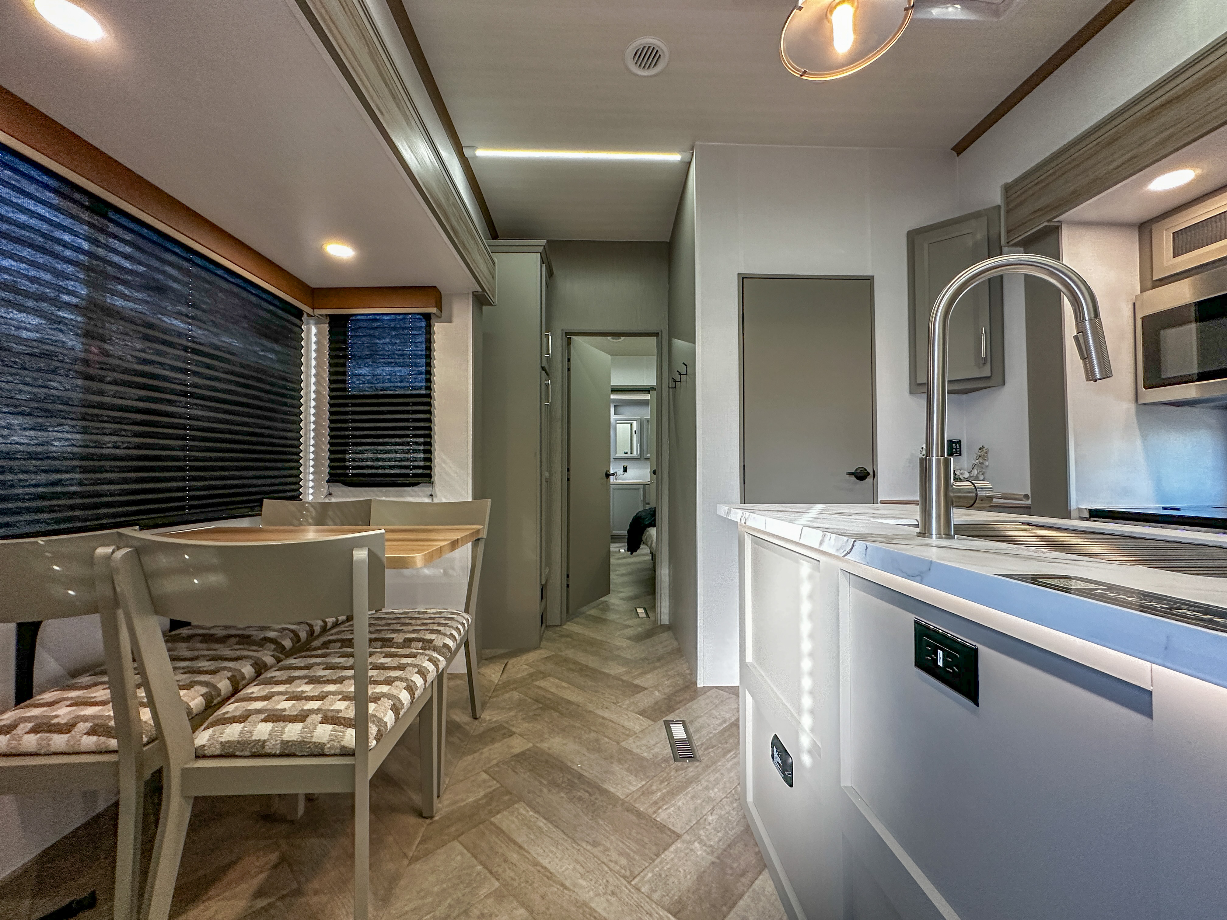 2026 Keystone Sprinter 3800FLB - Image 15