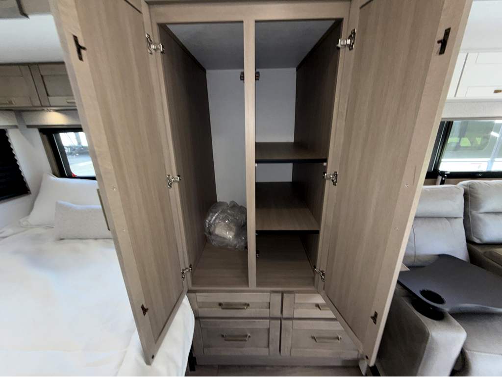 2027 ENTEGRA COACH ODYSSEY 24B - Image 25