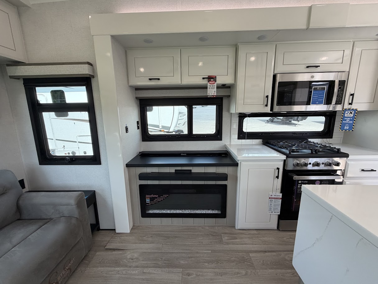 2027 JAYCO PINNACLE 32RLTS - Image 19