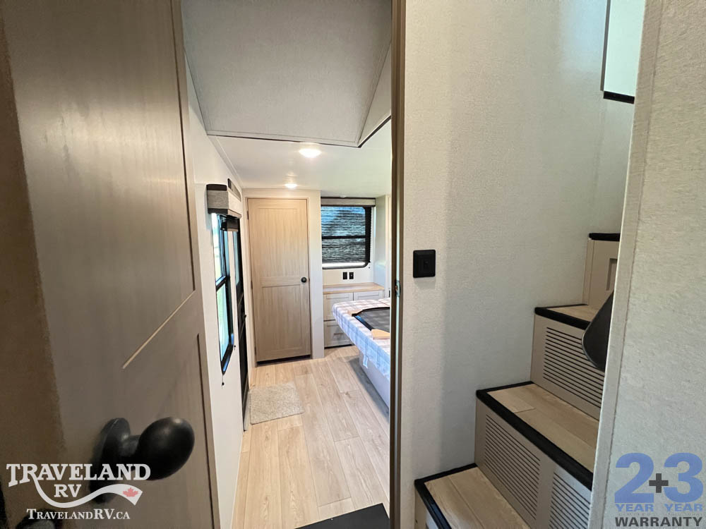 2027 Jayco Jay Flight Bungalow 404LOFT - Image 37