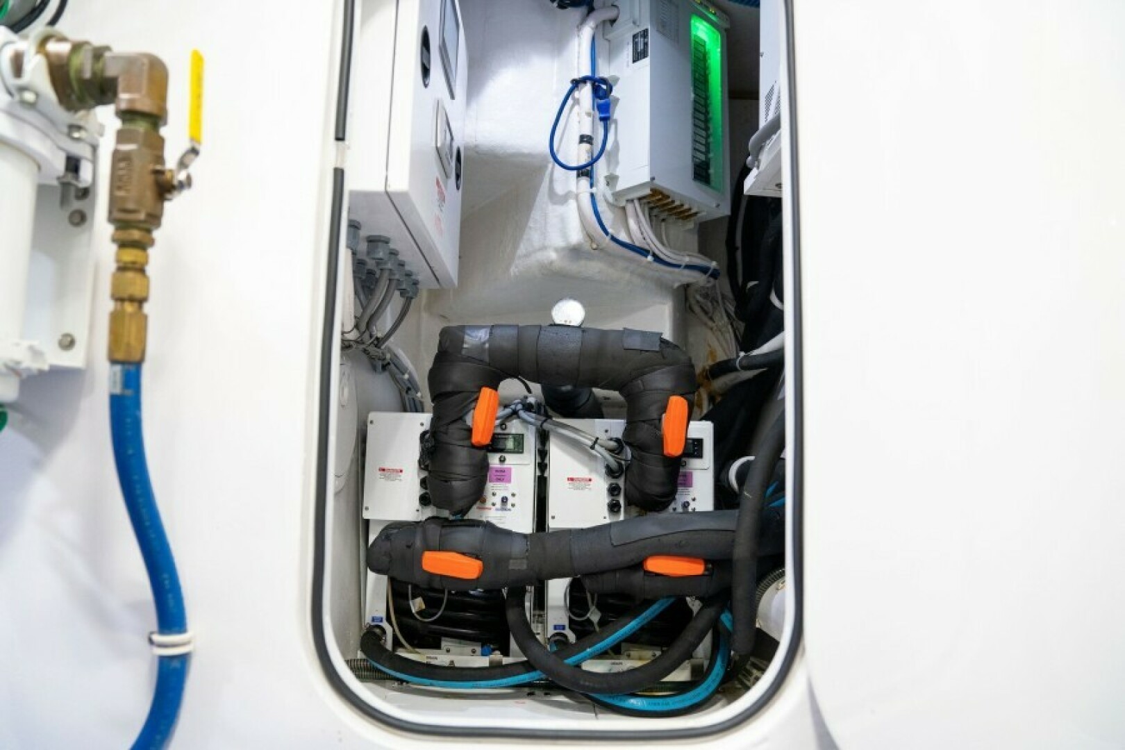2018 Viking 72 Convertible - Image 59