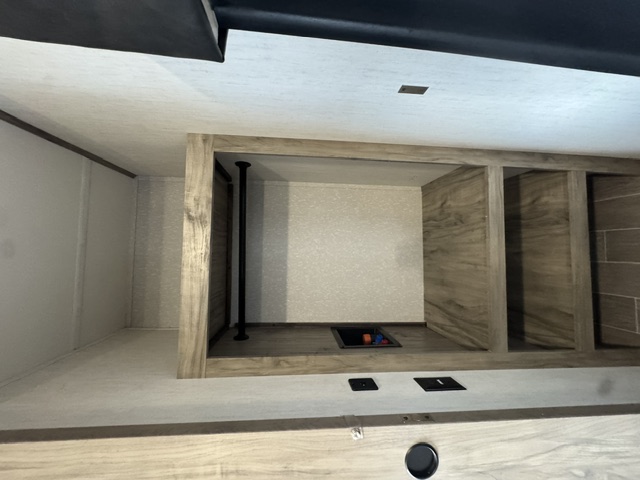 2022 Forest River Cherokee Arctic Wolf 3880 SUITE - Image 39