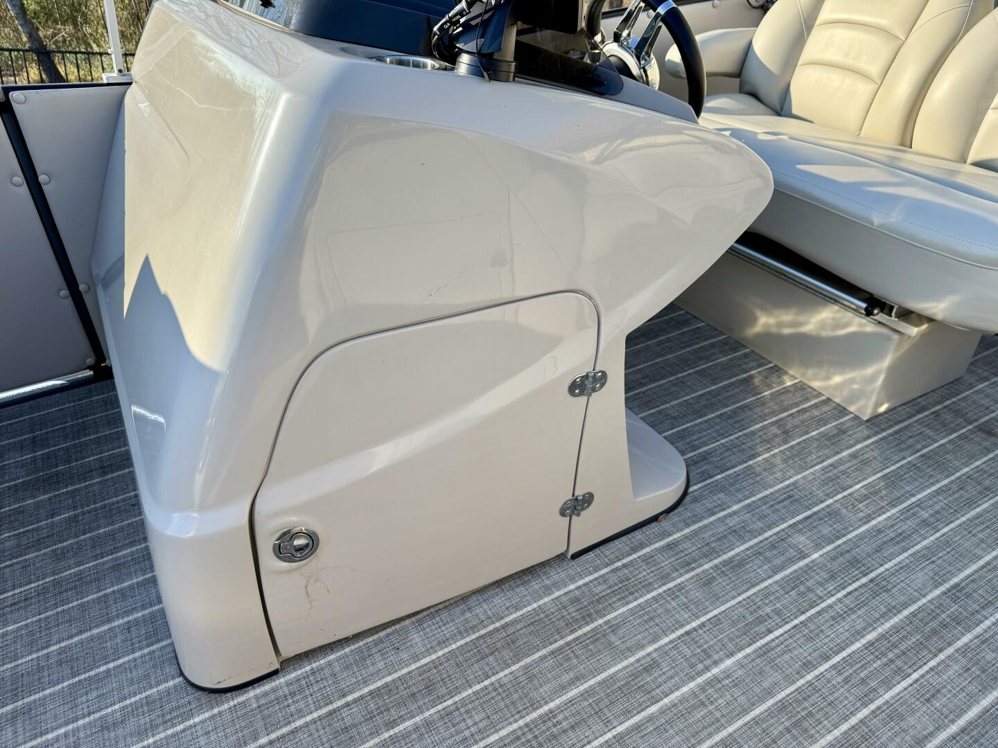 2016 Harris Grand Mariner 250 SLEC Tritoon - Image 28