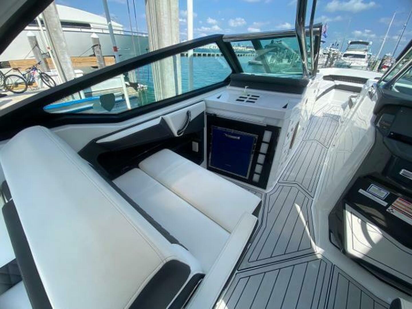2018 Monterey 385 SE - Image 13