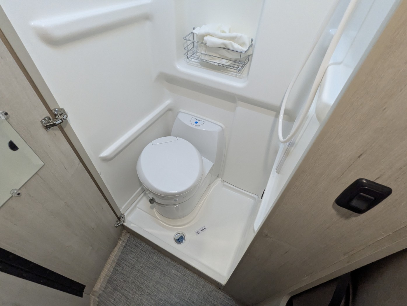 2027 Winnebago Solis 59P - Image 30