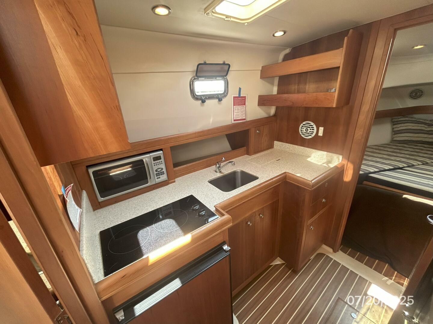 2006 Mainship Pilot 30 Base - Image 35