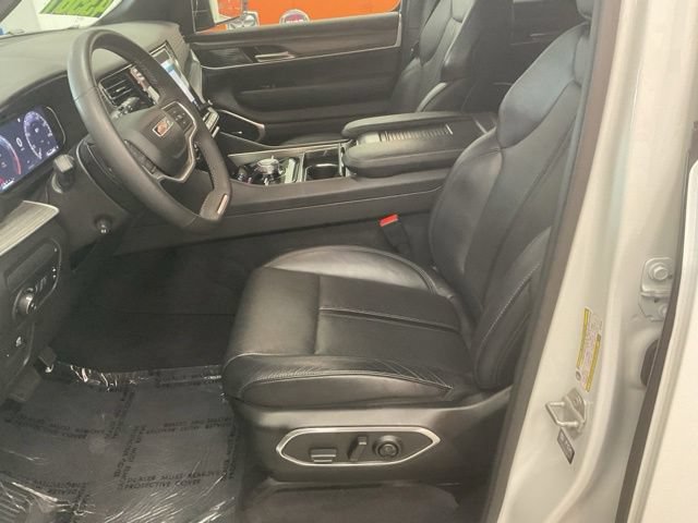2024 Jeep Wagoneer L Utility 4D Series III 4WD - Image 14