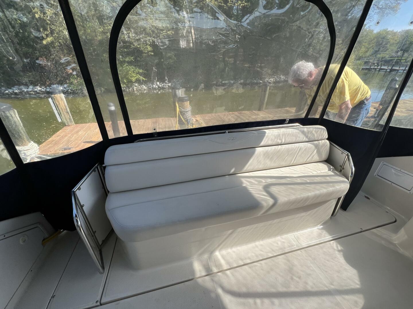 2000 Regal 4160 Commodore - Image 9