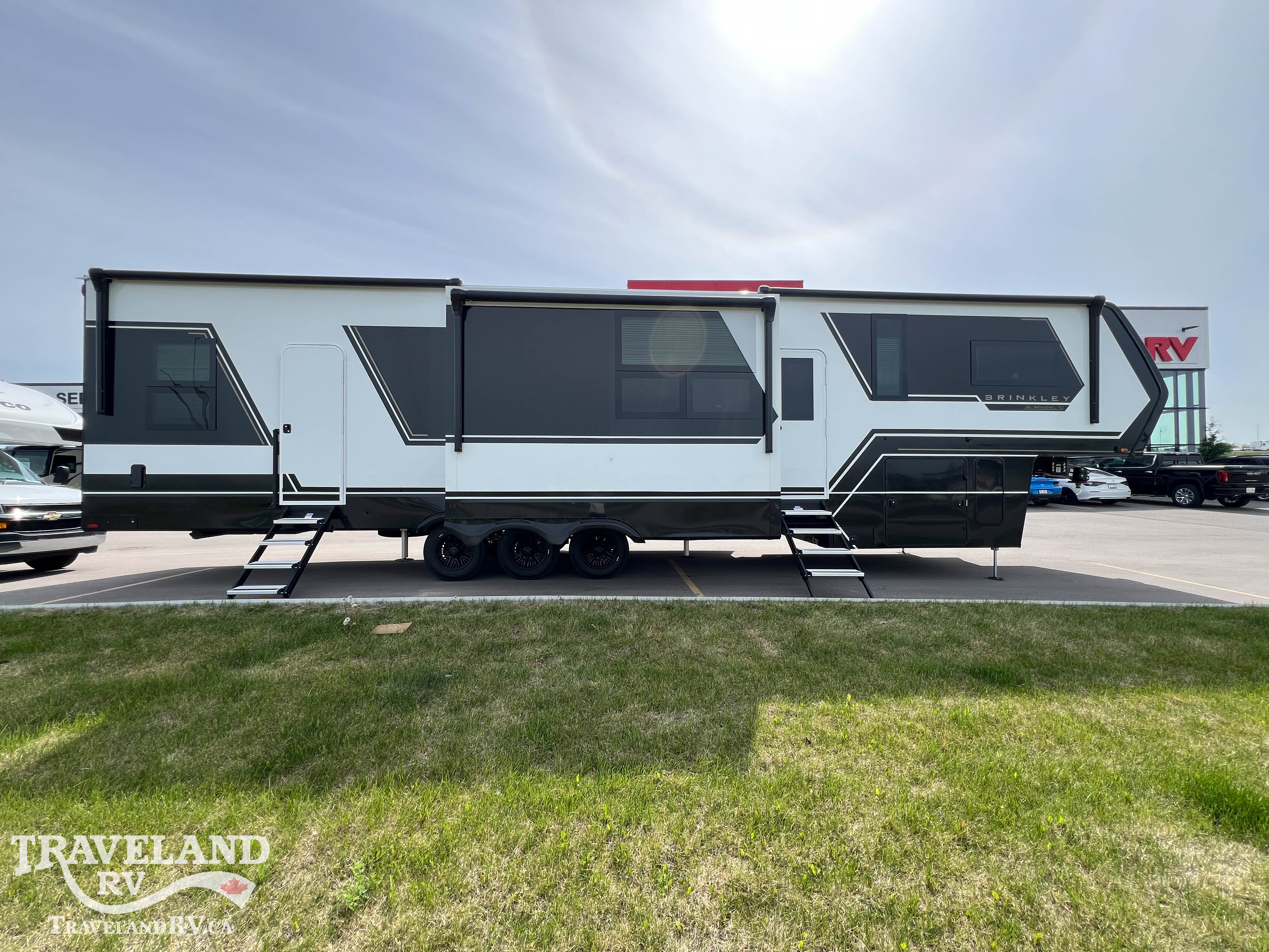 2027 Brinkley RV Model G 3950 - Image 9