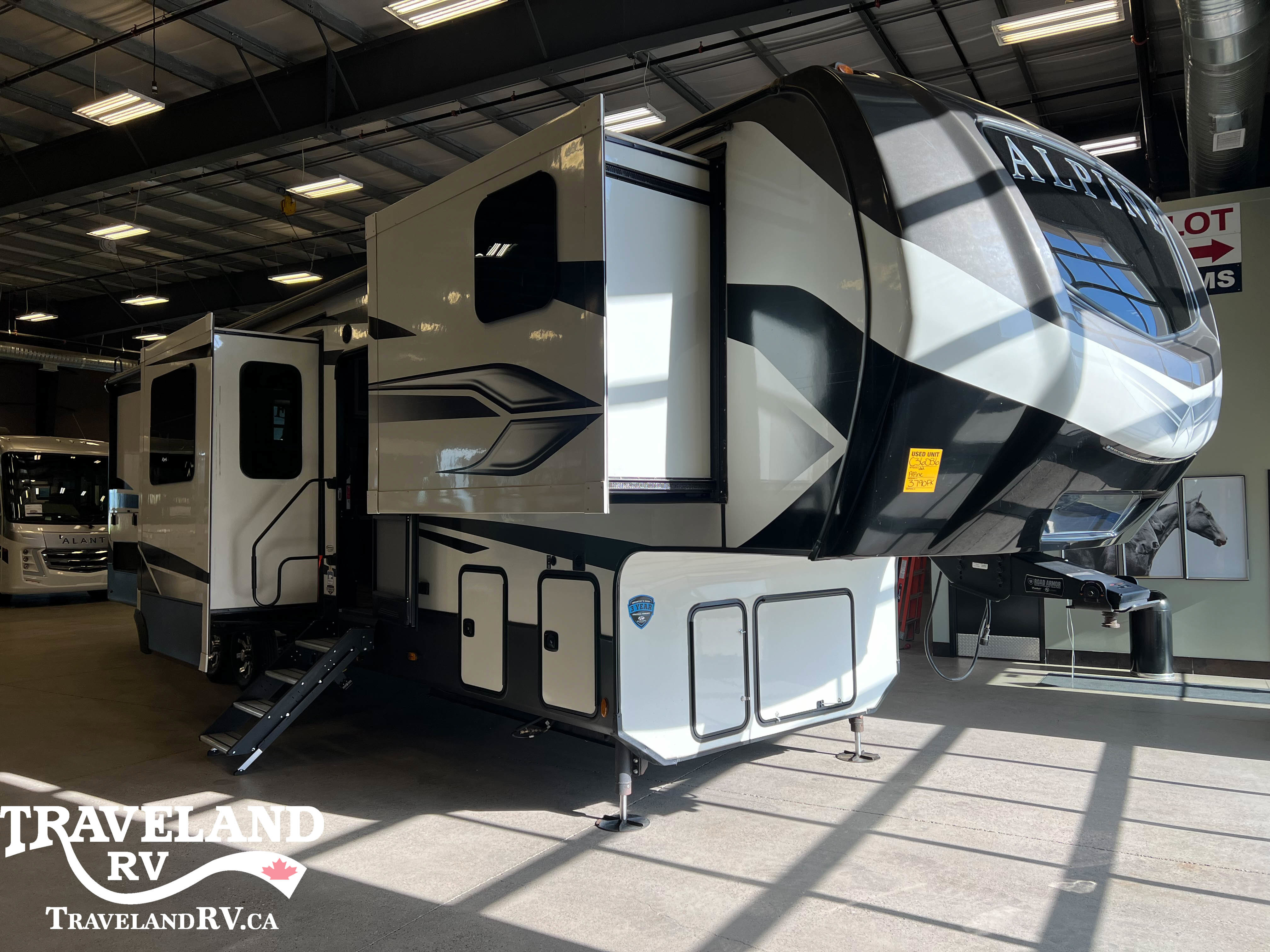 2022 Keystone Alpine 3790FK - Image 1