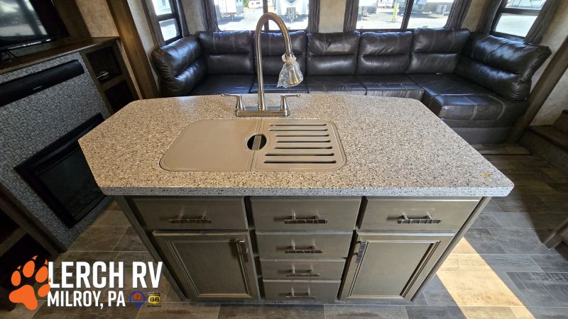 2018 Highland Ridge Open Range Roamer RF376FBH - Image 18