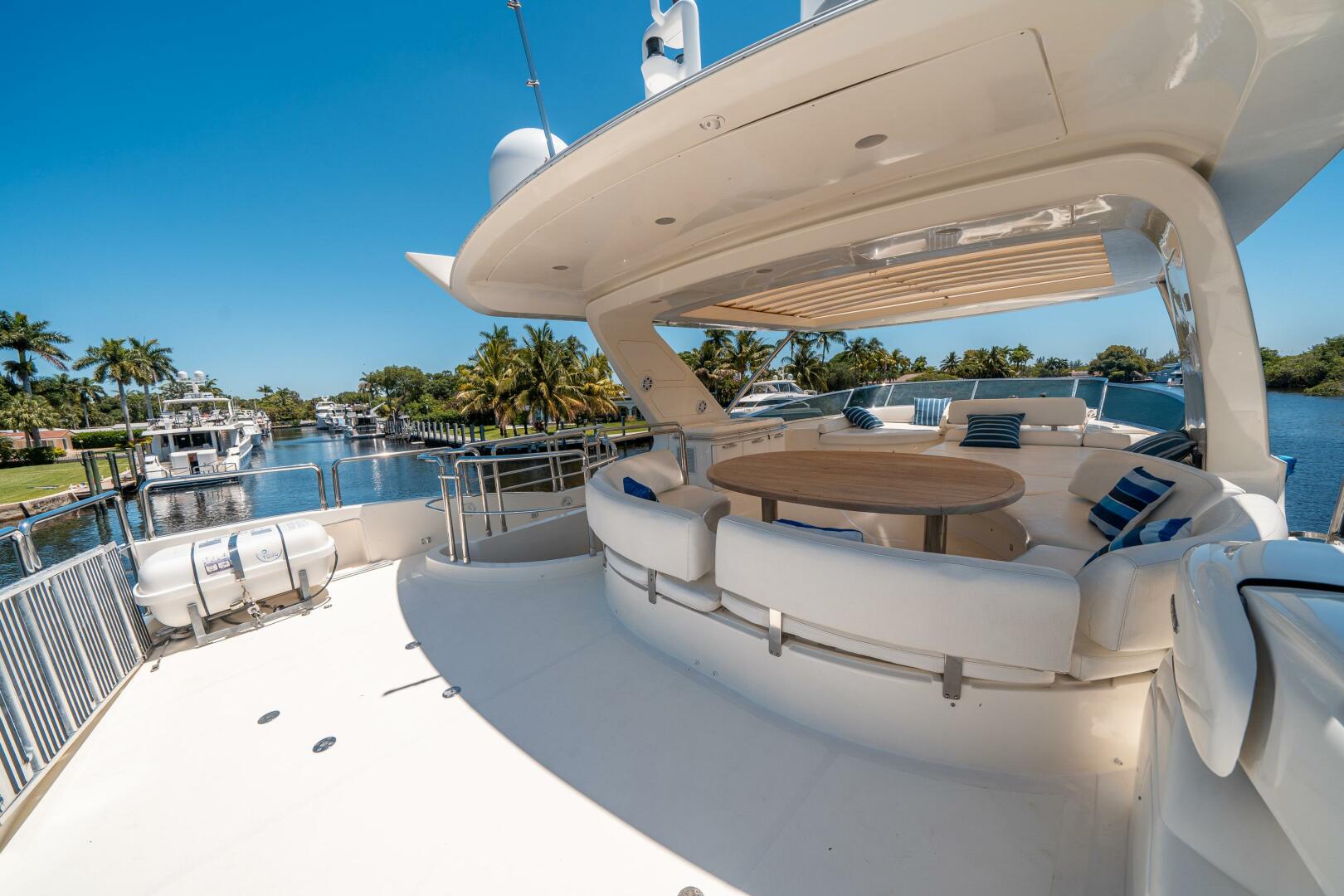 2010 Azimut 75 Fly - Image 12