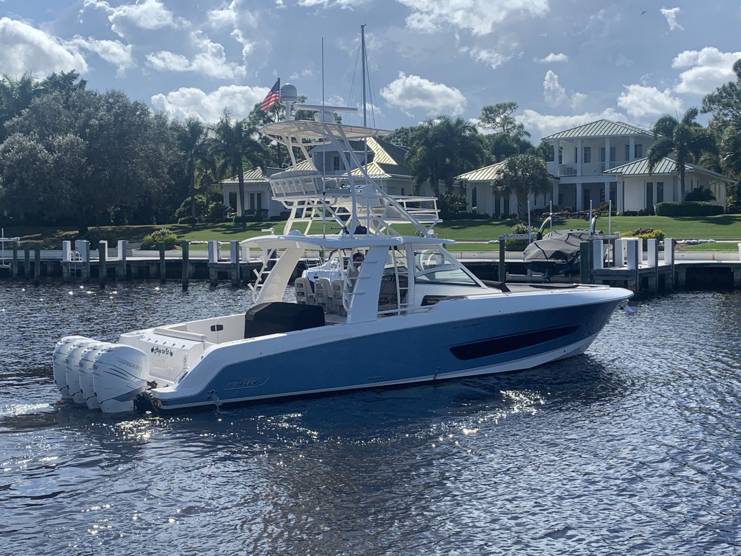2017 Boston Whaler 420 Outrage - Image 2