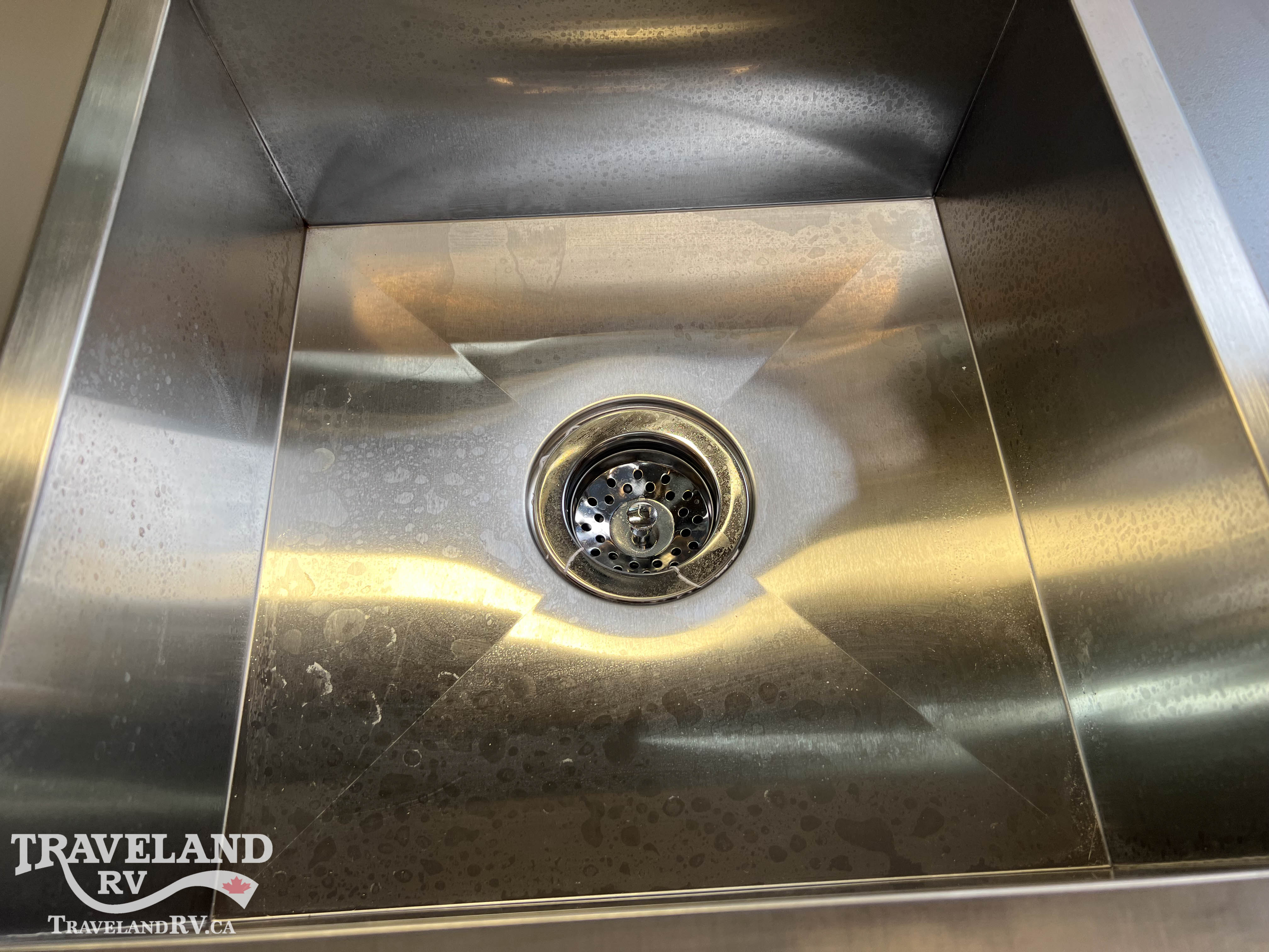 2026 Airstream Tradewind 25FBQ - Image 23