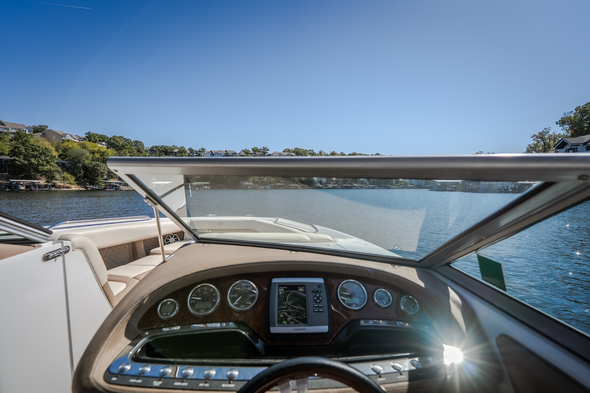 2010 Cobalt 302 - Image 38