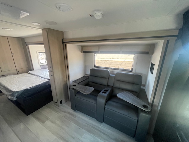 2026 SUNSEEKER 2400 BDSD - Image 10