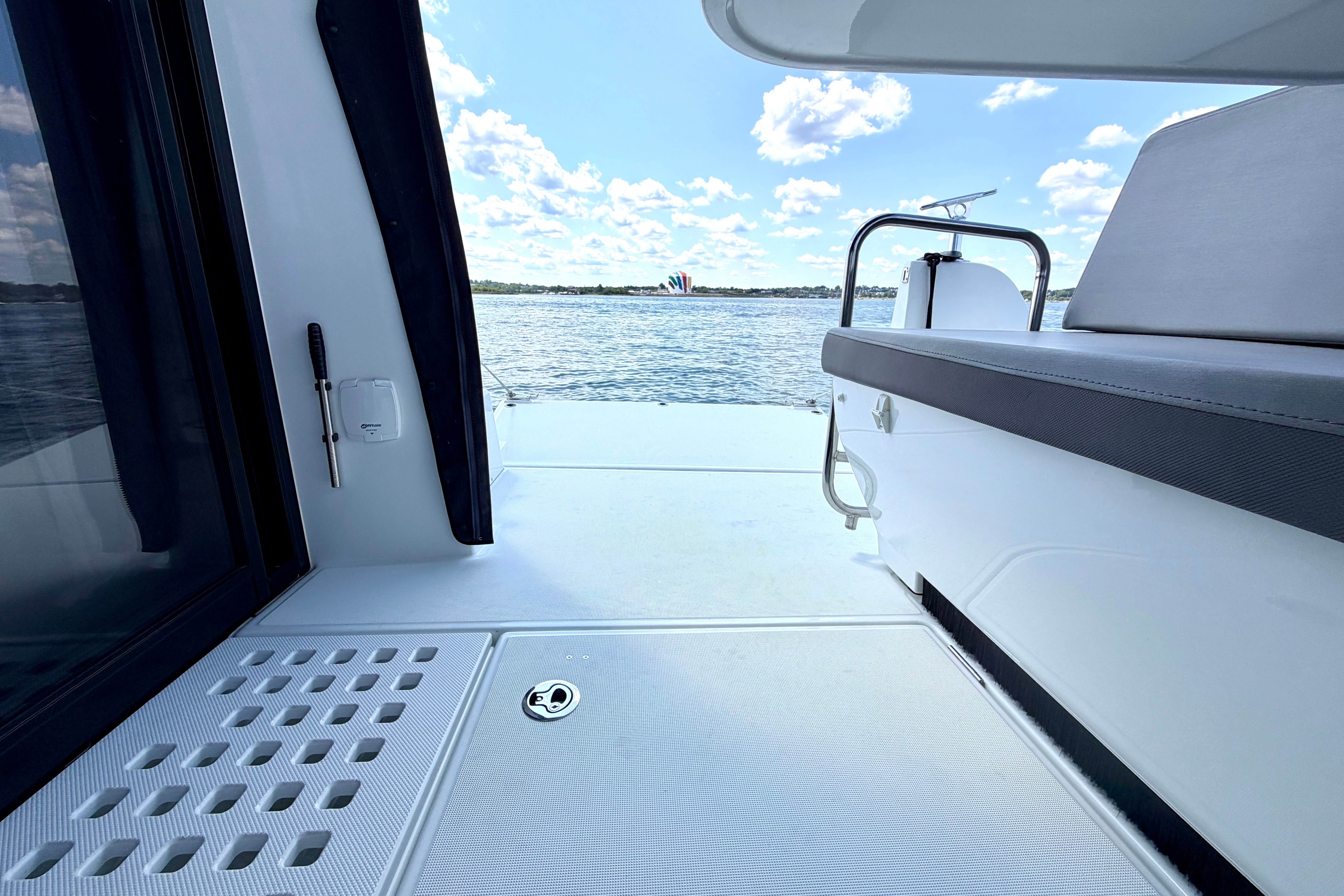 2023 Beneteau Antares 11 OB - Image 25
