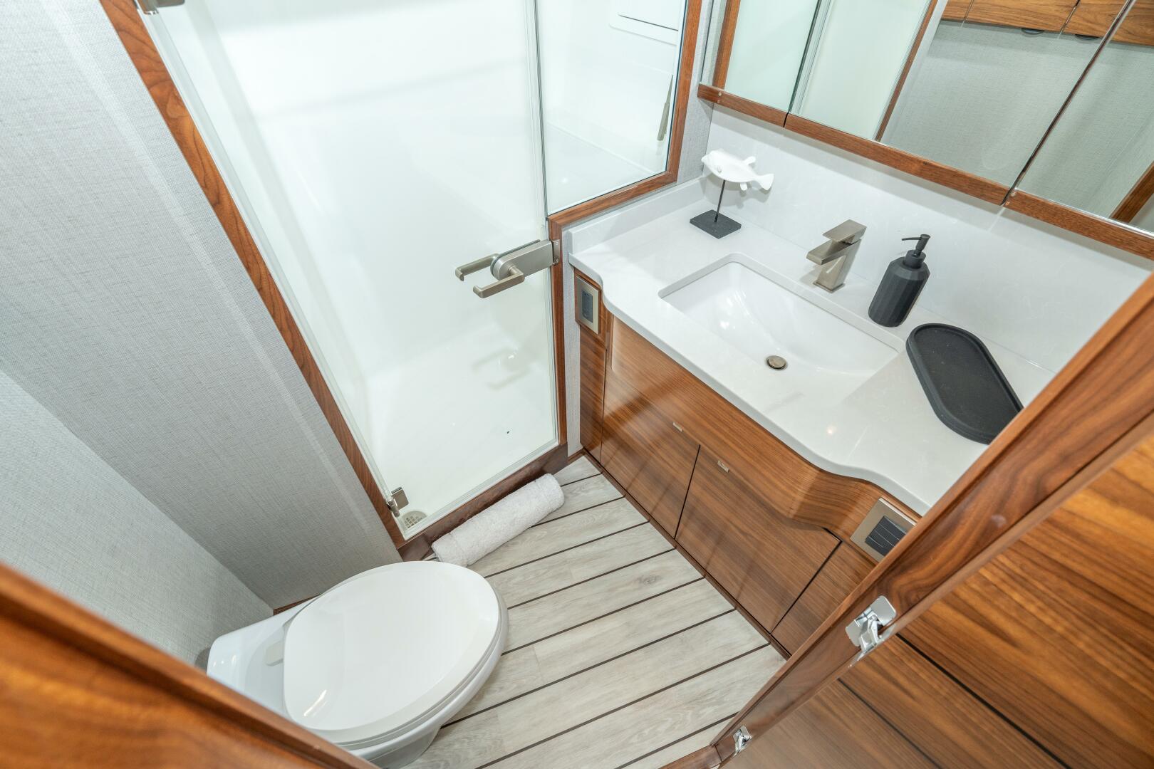 2025 Viking 90 Convertible - Image 48
