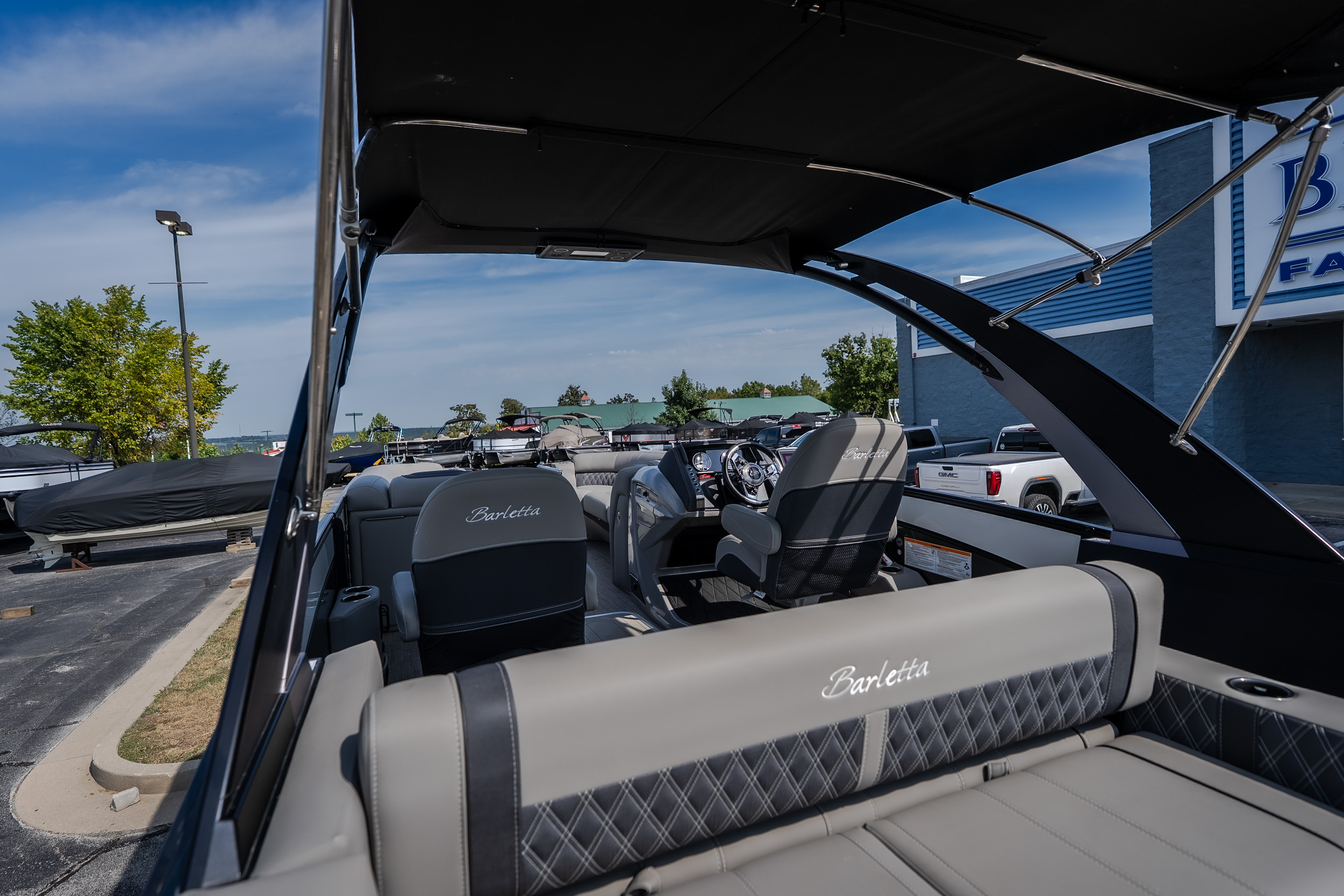 2023 Barletta Lusso 25UCA - Image 21