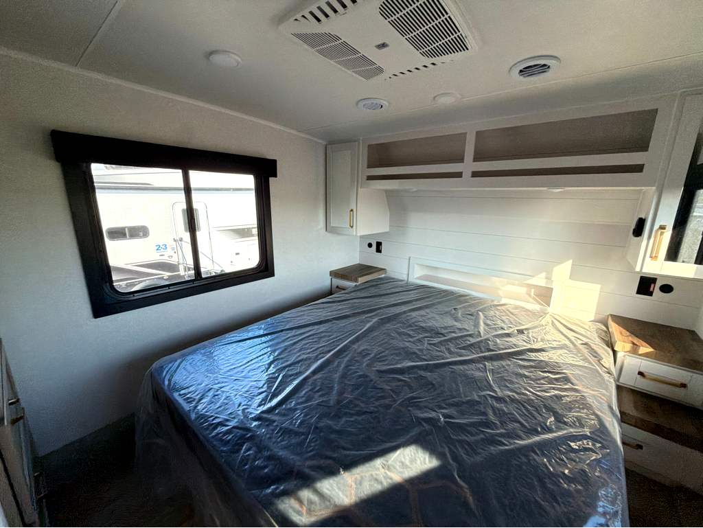 2027 JAYCO EAGLE 29RLC - Image 25