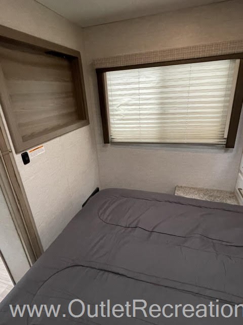 2025 Thor Motor Coach Freedom Eddie Bauer 28EB - Image 24