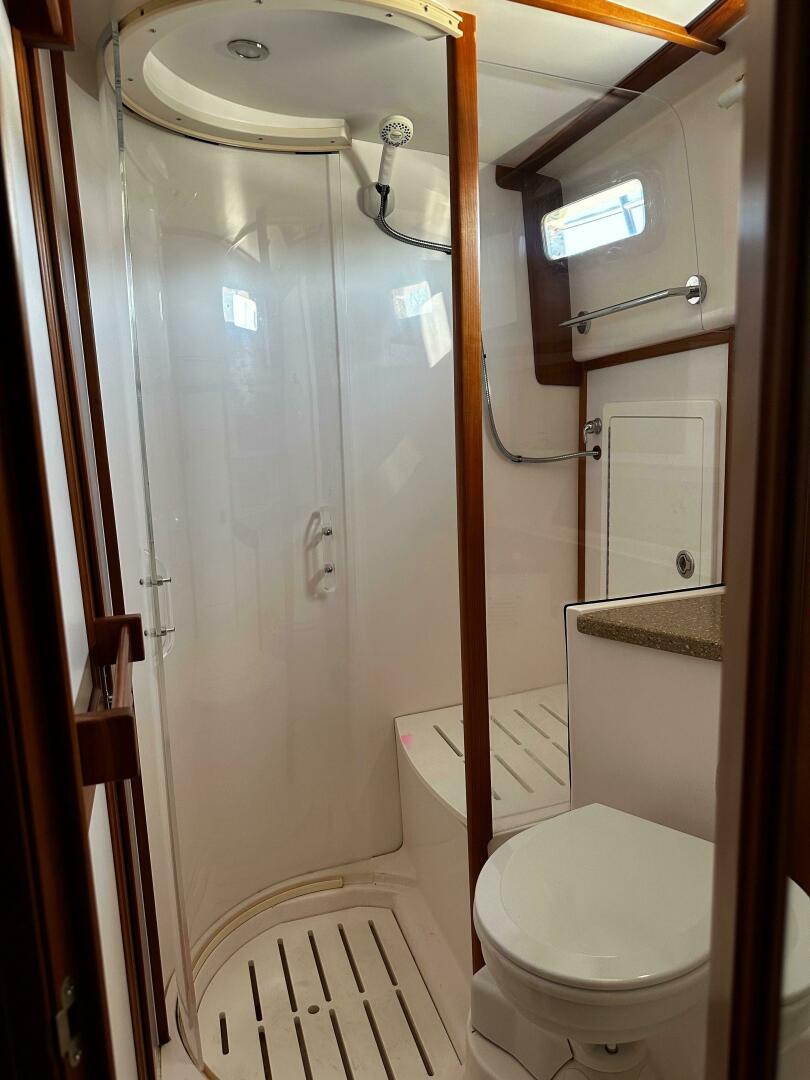 2014 Sabre 42 Salon Express - Image 32