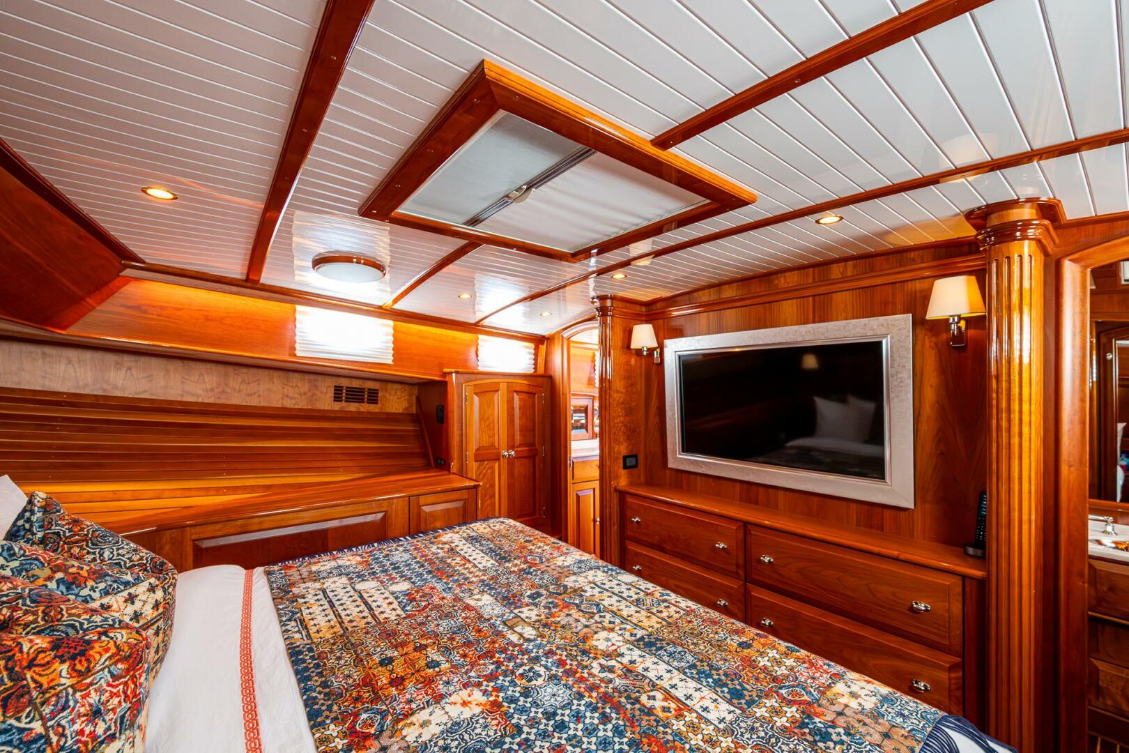 2021 Hinckley Talaria 55 Flybridge MKII - Image 22