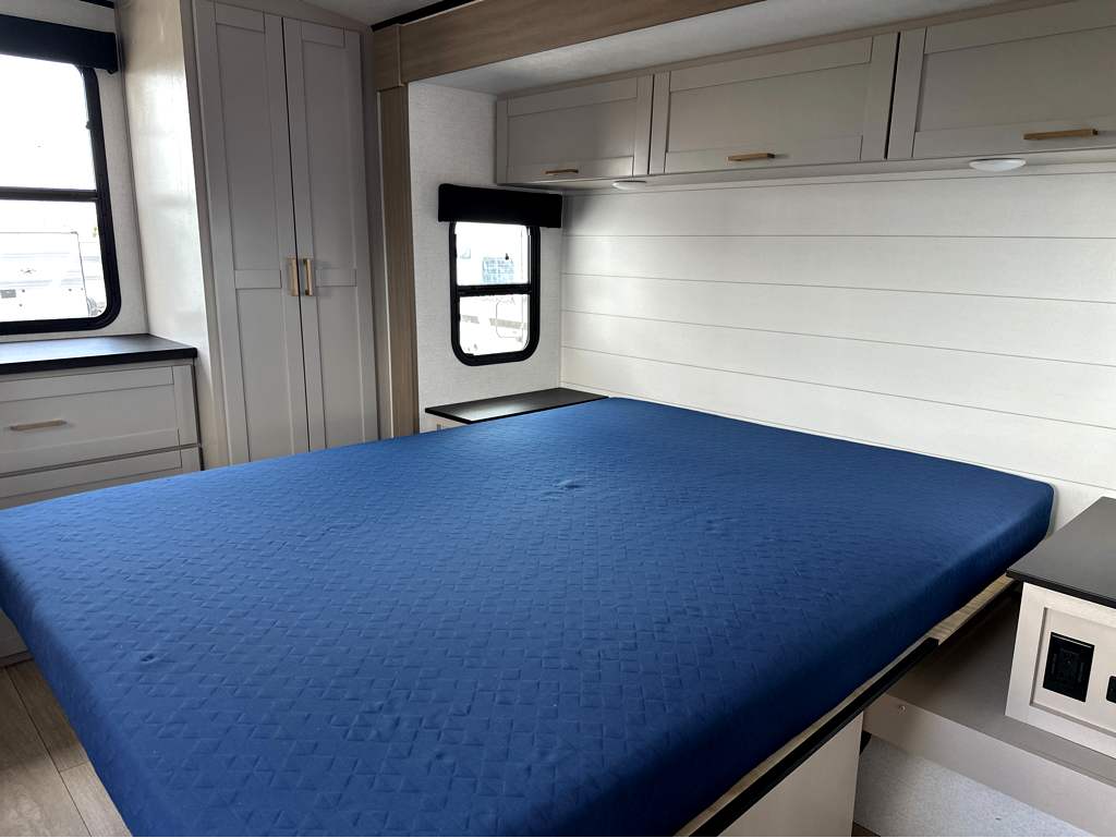 2027 JAYCO JAY FEATHER 26FK - Image 21