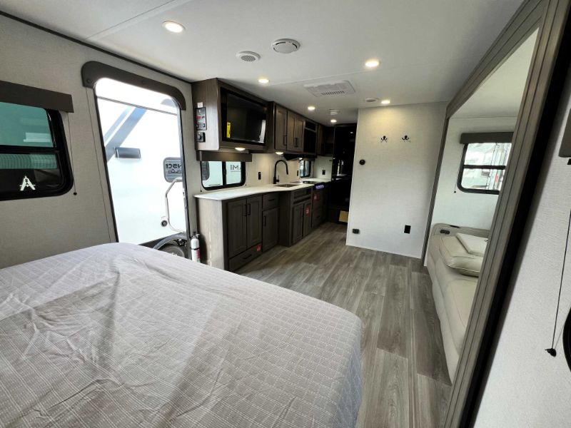 2026 Grand Design Transcend XPLOR 20MKX - Image 8