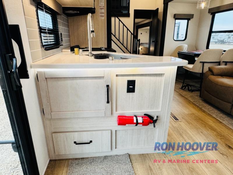 2026 PALOMINO 429LFT - Image 3