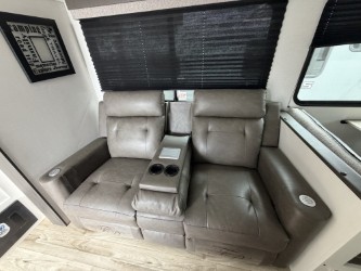 2027 VENTURE RV SIENNA 271VBH - Image 20
