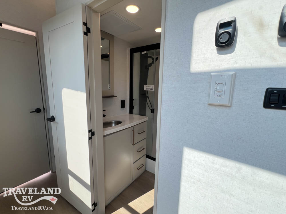 2027 Alliance RV Benchmark 42LFT - Image 45
