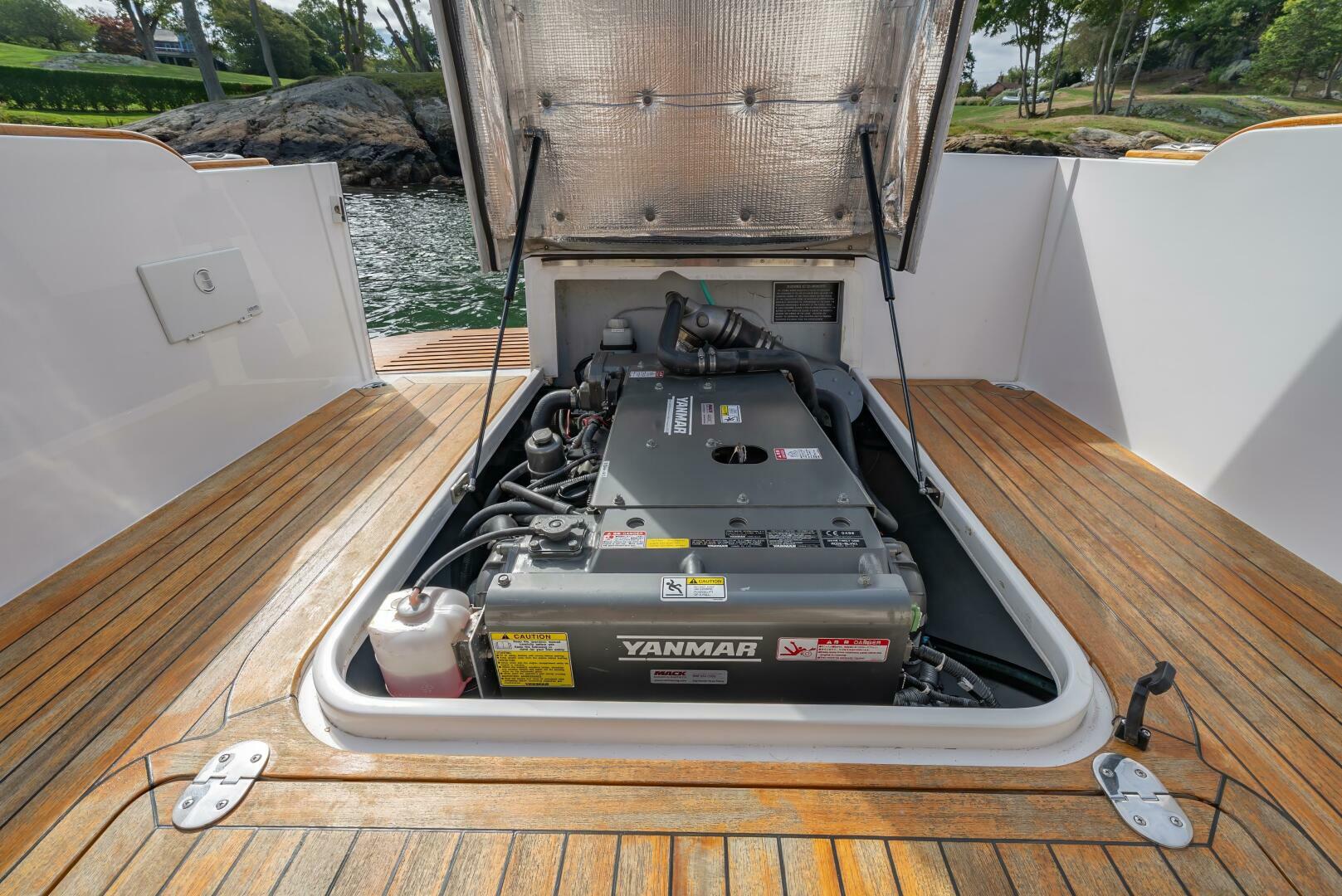 2020 CH Marine Shelter Island Nomad - Image 19