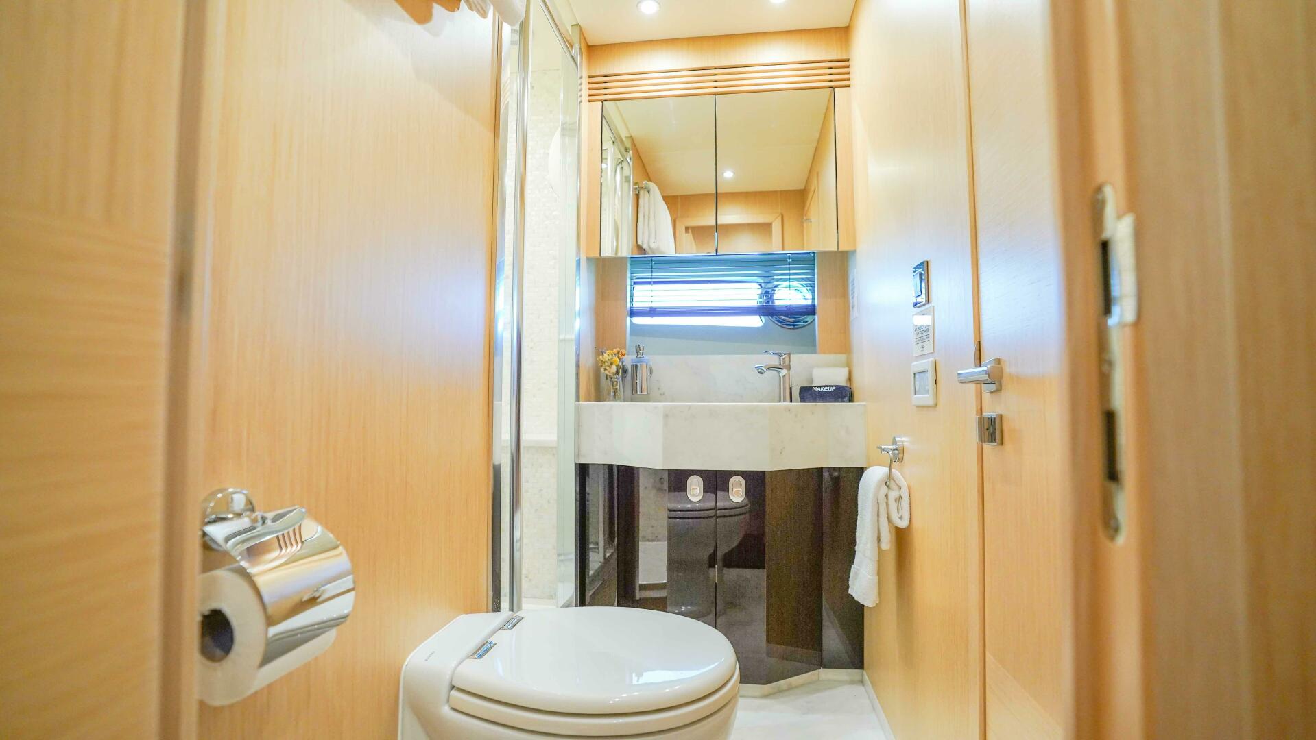 2016 Sunseeker 75 Yacht - Image 53
