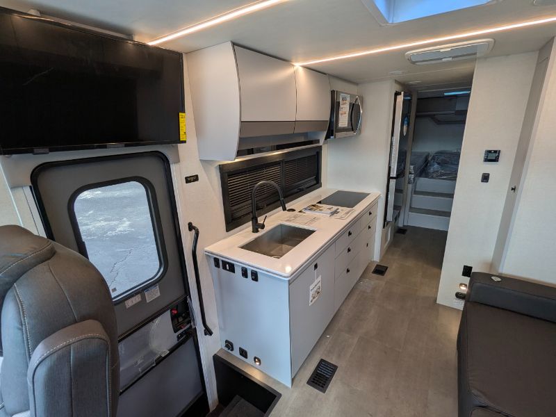 2025 Coachmen Euro 25LE - Image 11