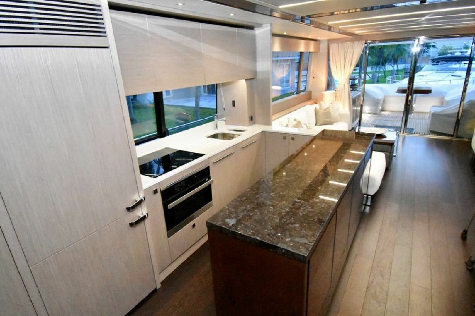 2018 Sunseeker Yacht - Image 6