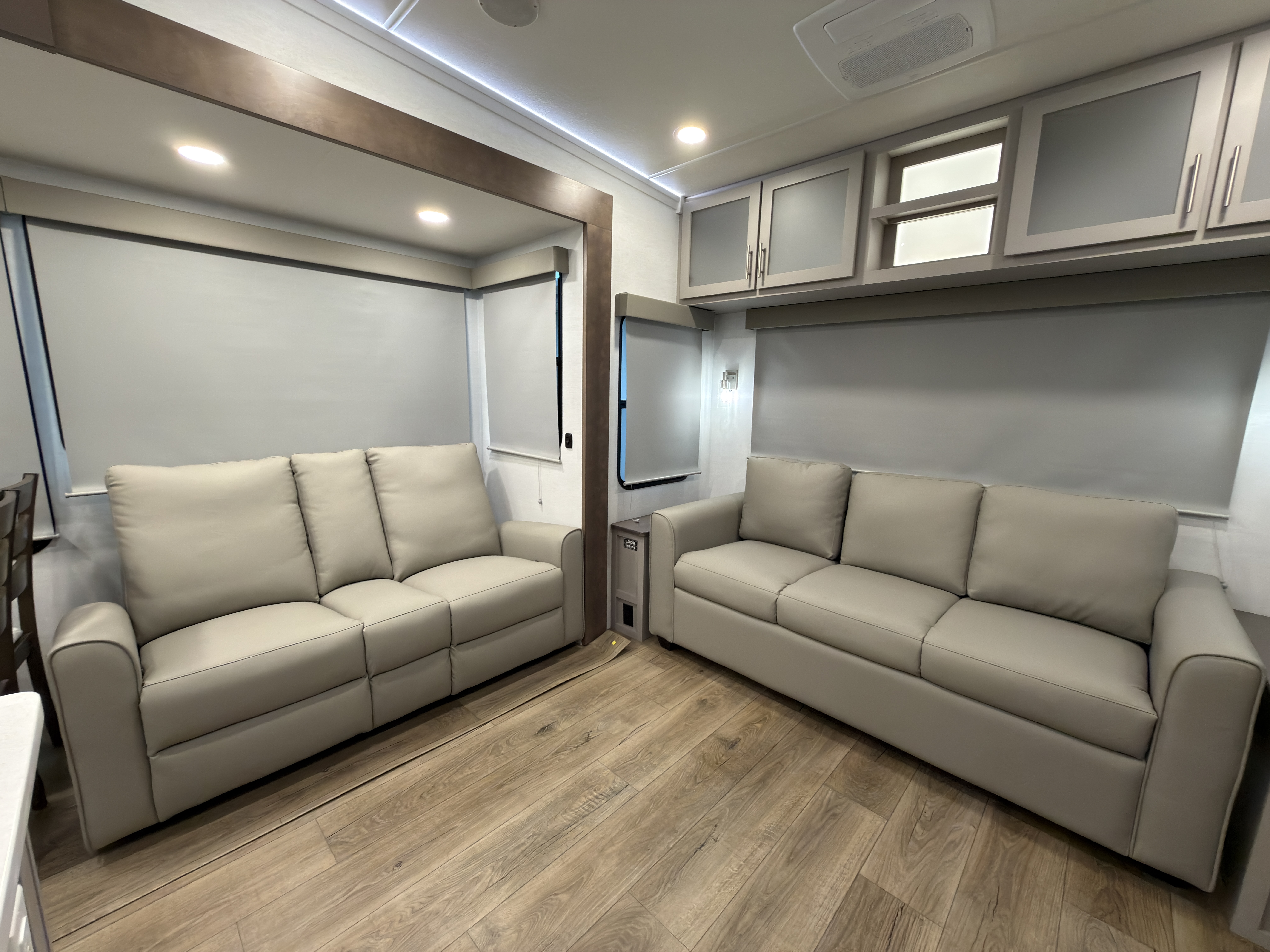 2026 Alliance RV Avenue 32RLS - Image 11