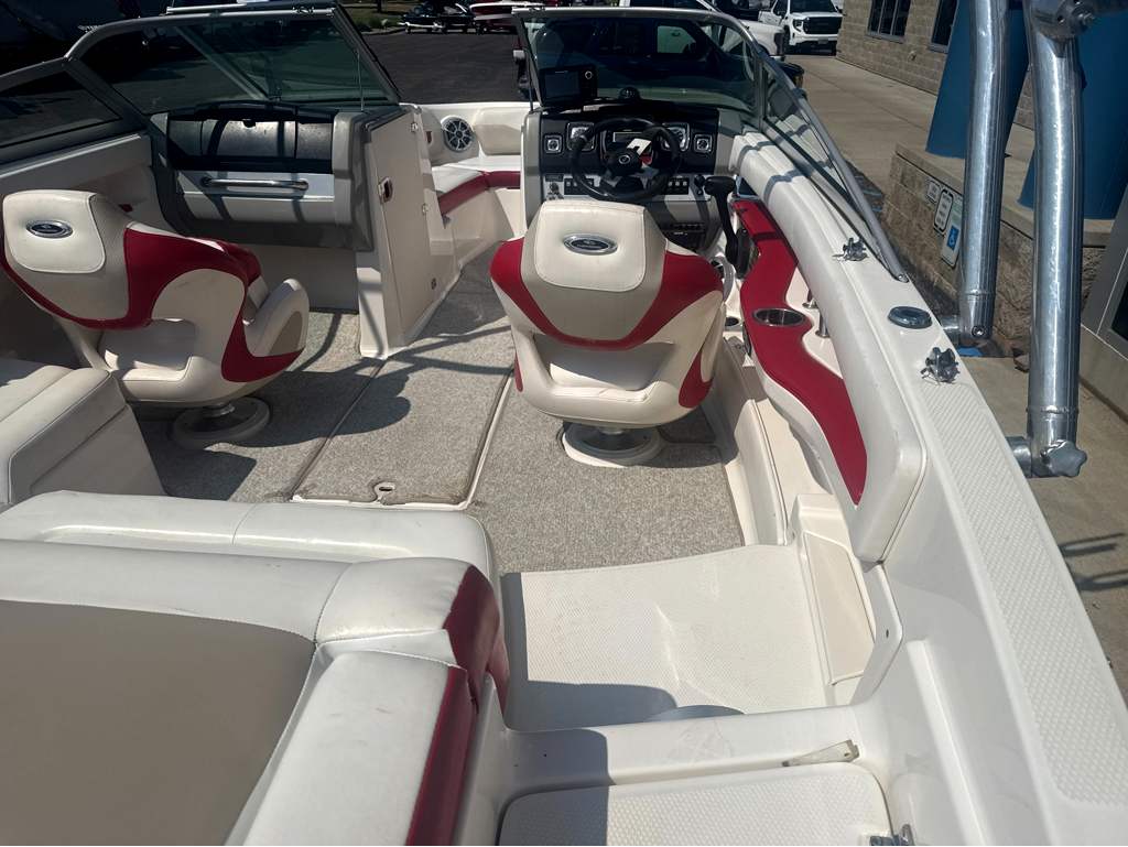 2010 Chaparral 206 SSI - Image 12