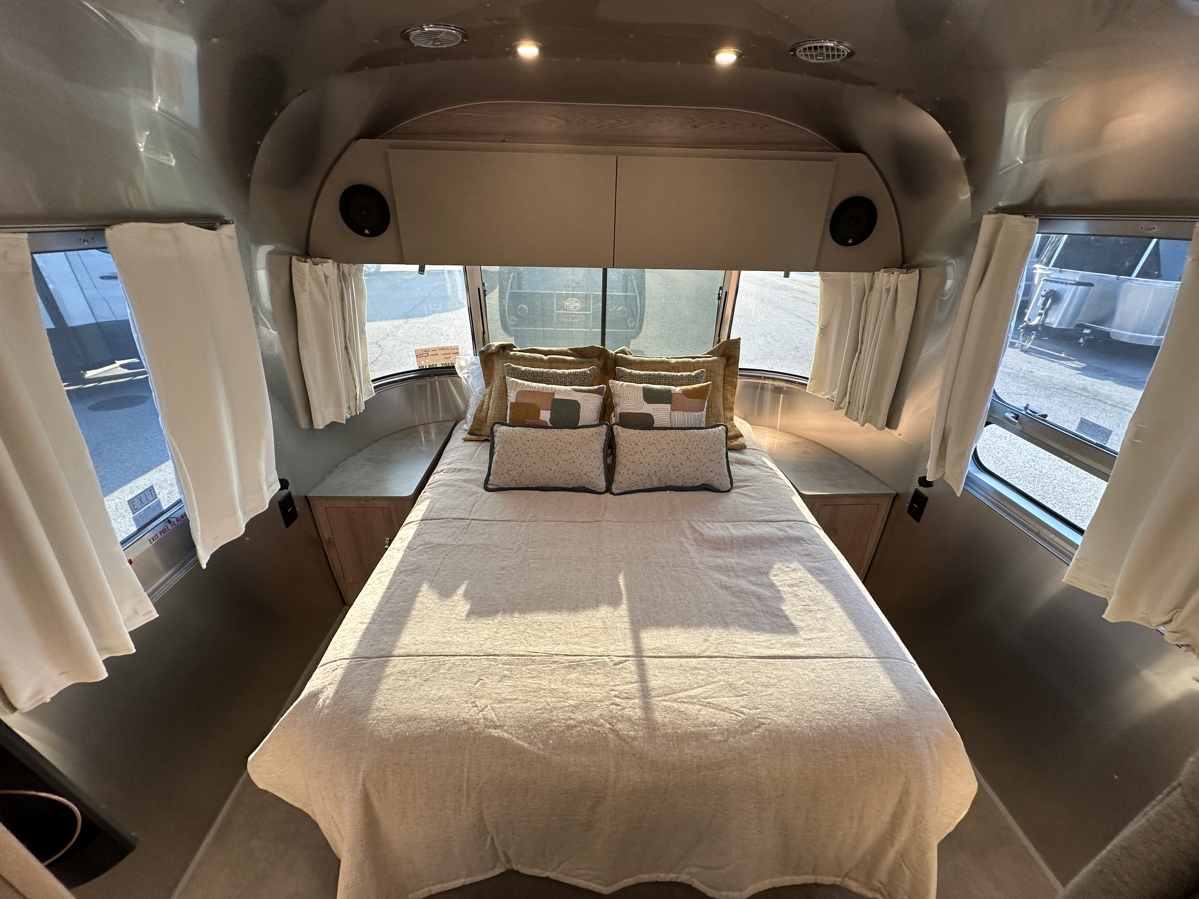 2027 Airstream Flying Cloud 27FB - Image 27