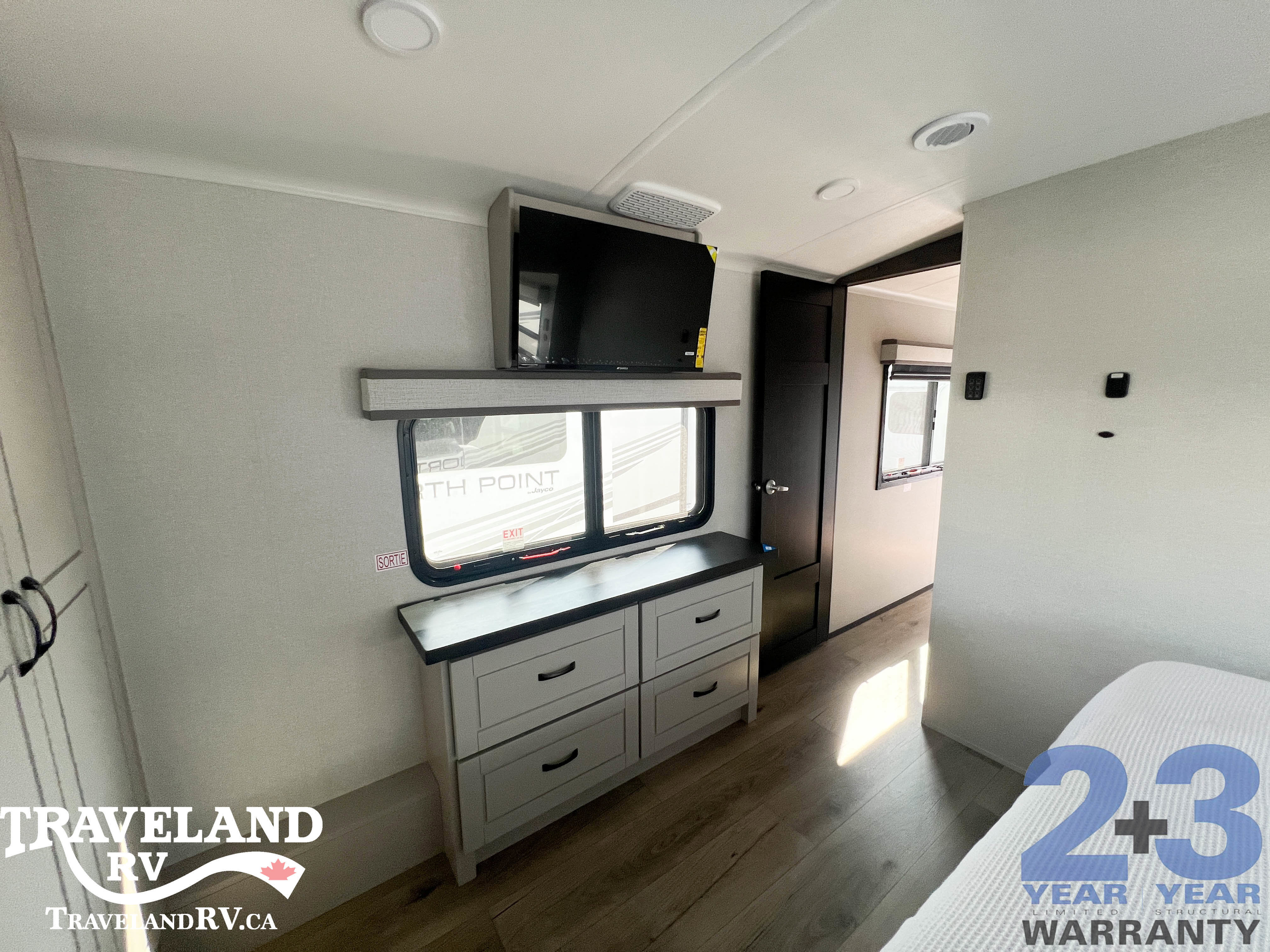 2026 Jayco North Point 377RLBH - Image 31