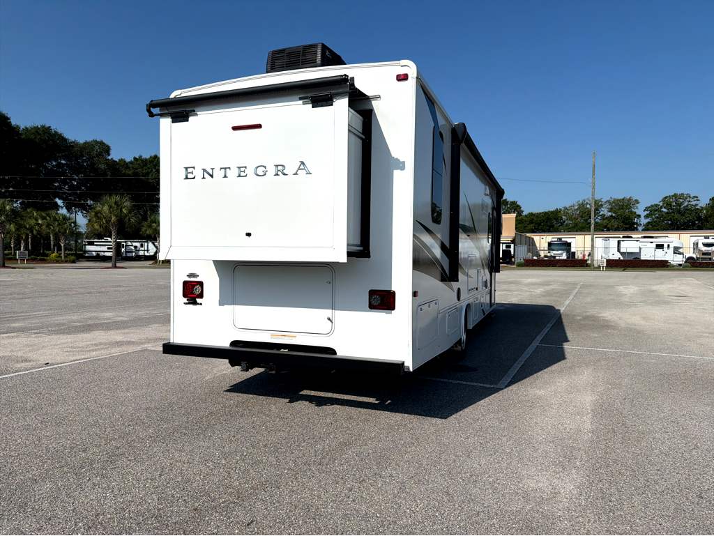 2025 ENTEGRA COACH ODYSSEY 30Z - Image 5